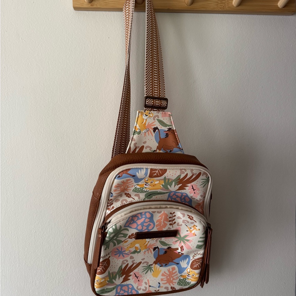 NWOT Petunia Pickle Bottom Criss Cross Sling Hakuna Matata